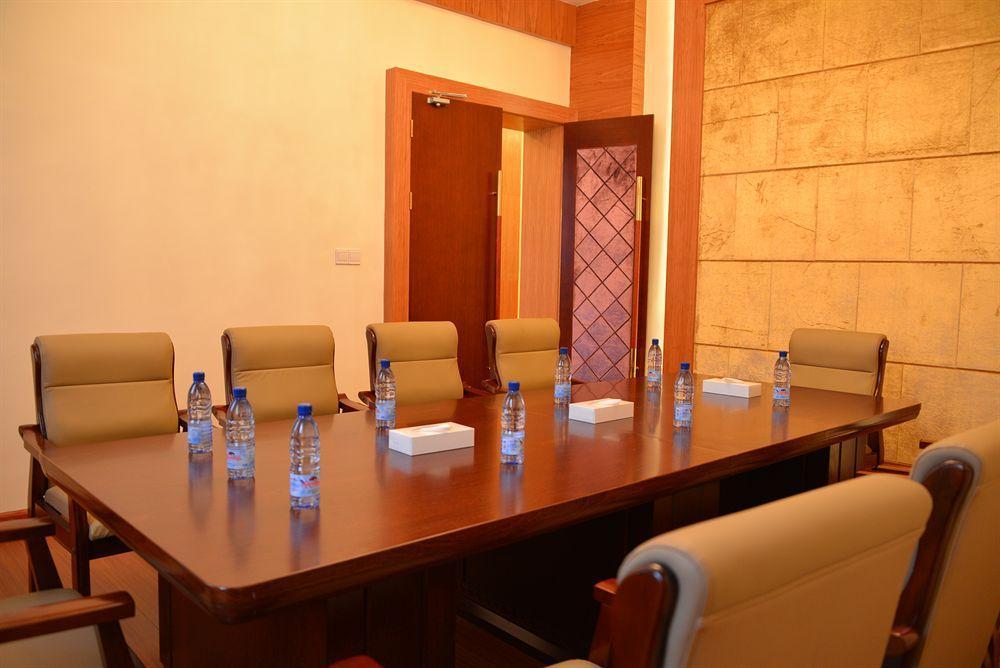 Golden Peacock Resort Hotel Μπέιρα Εξωτερικό φωτογραφία