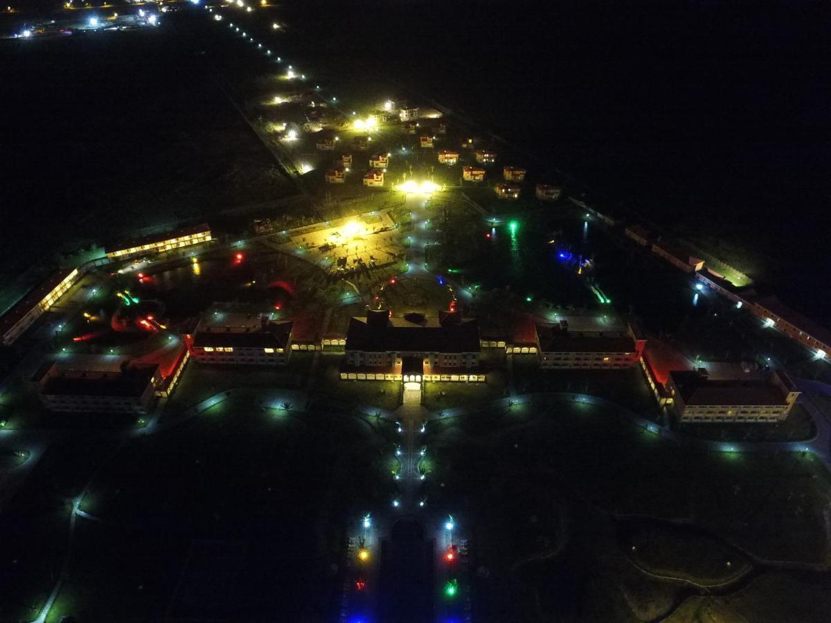 Golden Peacock Resort Hotel Μπέιρα Εξωτερικό φωτογραφία